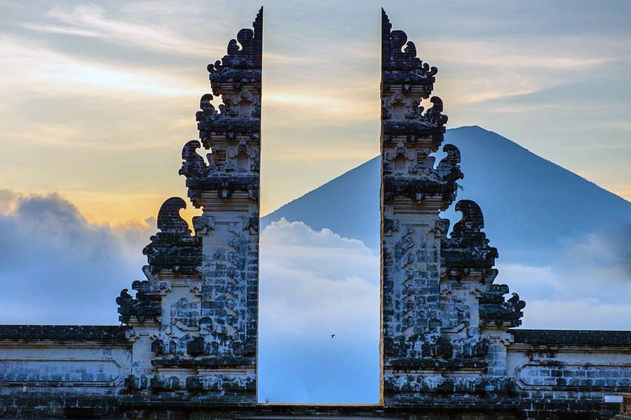 Lempuyang Temple gates framing Mount Agung